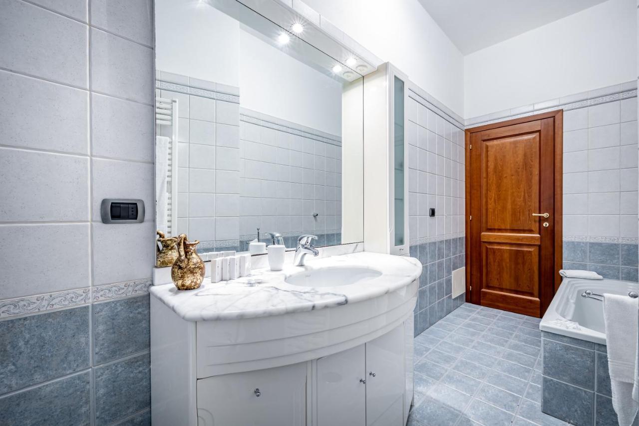 Yid Elegant Apt With Garage Florencia Exterior foto